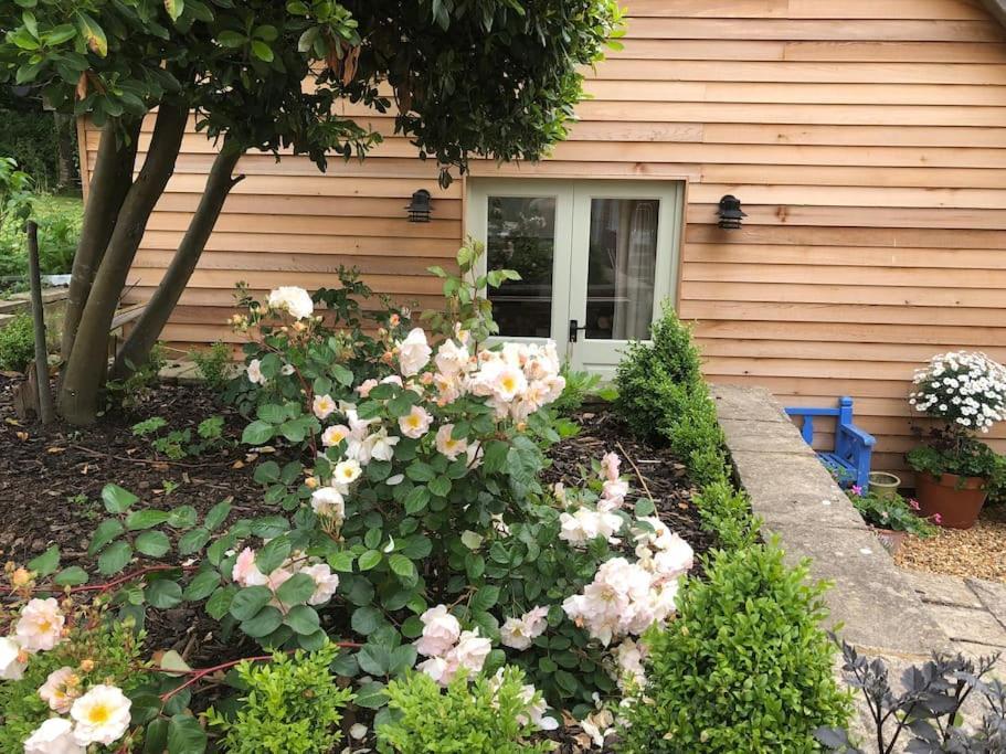 Stylish Cottage In The Pewsey Vale Марлборо Екстер'єр фото