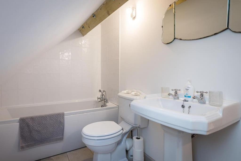 Stylish Cottage In The Pewsey Vale Марлборо Екстер'єр фото